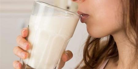 بالبلدي : هل يمكن أن يؤدي الحليب إلى ارتجاع المريء؟