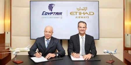 بالبلدي : مصر للطيران والاتحاد للطيران توقعان مذكرة تفاهم لتعزيز الشراكة بينهما
