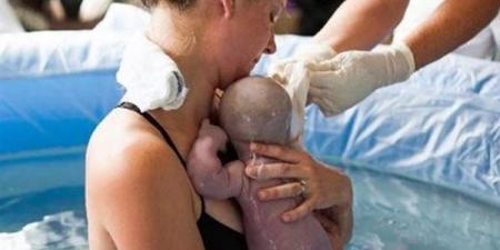 بالبلدي : دراسة حديثة تثبت أن الولادة في الماء آمنة| تفاصيل