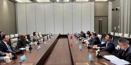بالبلدي : وزير
      الكهرباء
      يبحث
      مع
      رئيس
      هيئة
      الطاقة
      الصينية
      سبل
      دعم
      وتعزيز
      التعاون
      والشراكة
      وزيادة
      الاستثمارات
      الصينية