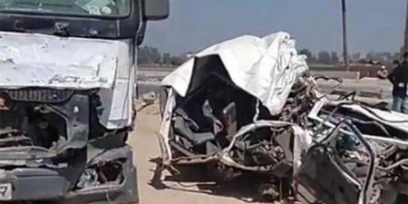 بالبلدي : وزير
      العمل
      يوجه
      بمتابعة
      ”حادث
      المنوفية”
      ..وسرعة
      صرف
      التعويضات
      اللازمة