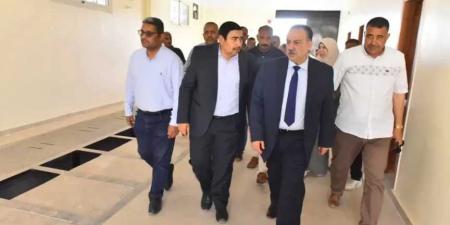 محافظ
      أسيوط
      يتفقد
      مجمع
      الصناعات
      الغذائية
      ومنتجات
      الرمان
      بالبداري