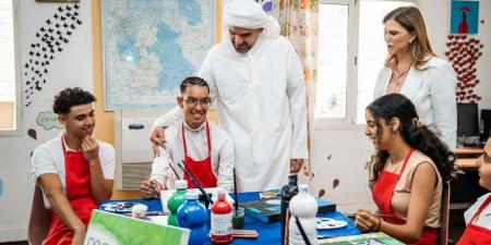 بالبلدي: بالصور..
      حسين
      الجسمي
      يزور
      مؤسسة
      دار
      «الميمة»
      بالدار
      البيضاء