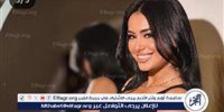 بالبلدي: نانسي
      صلاح
      تبهر
      جمهورها
      بإطلالة
      أنيقة
      بالفستان
      الأسود
      والشعر
      المنسدل
      وابتسامة
      آسرة
      على
      إنستجرام