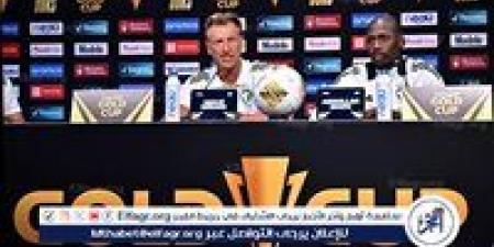 بالبلدي: رينارد:
      وضع
      المنتخب
      السعودي
      فوضوي..
      والمكسيك
      خصم
      لا
      يُستهان
      به