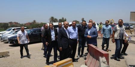 بالبلدي : وزير
      الصناعة
      والنقل
      يتفقد
      أعمال
      صيانة
      المرحلة
      الاولى
      من
      مشروع
      تطوير
      الطريق
      الدائري
      الإقليمي
      بطول
      152
      كم
