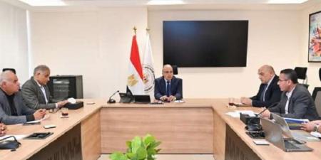 بالبلدي : وزير
      الرى
      يتابع
      حالة
      المنظومة
      المائية
      بمحافظة
      البحيرة
      خلال
      فترة
      أقصى
      الاحتياجات
      المائية