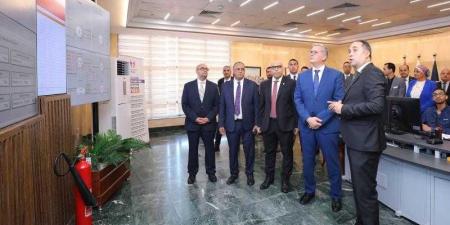 بالبلدي : وزير
      البترول
      يتفقد
      مشروع
      منظومة
      ”سكادا”
      لمراقبة
      تداول
      البوتاجاز
      بشركة
      بتروجاس