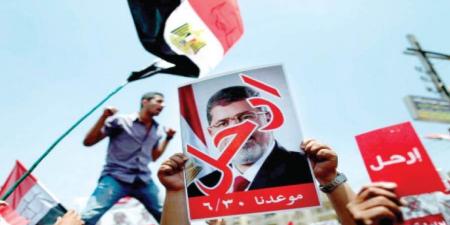 بالبلدي: من
      الغضب
      الى
      العزل
      ..
      24
      ساعة
      غيرت
      وجه
      مصر