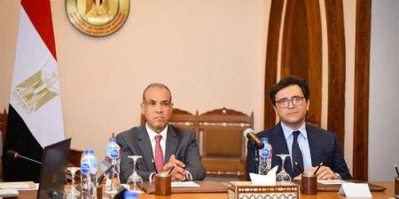 بالبلدي : وزير
      الخارجية
      والهجرة
      يستقبل
      وزير
      الثقافة