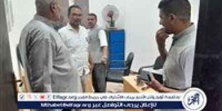 بالبلدي: رئيس
      مركز
      ديروط
      بأسيوط
      يتابع
      سير
      العمل
      بالوحدة
      البيطرية
      بالكودية
