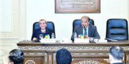 بالبلدي: وزيرة
      البيئة
      تستعرض
      أمام
      لجنة
      الشئون
      الأفريقية
      جهود
      مصر
      للتصدي
      لآثار
      تغير
      المناخ