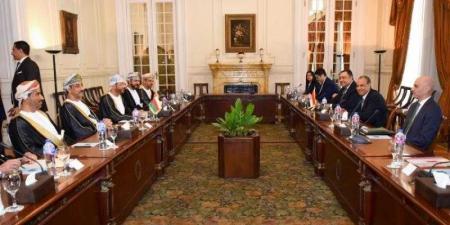 بالبلدي : وزير
      الخارجية
      والهجرة
      يستقبل
      نظيره
      العُماني
      ويترأسان
      أعمال
      اللجنة
      المشتركة
      بالقاهرة