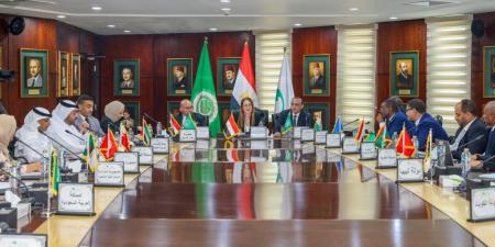 بالبلدي : بحضور
      أكثر
      من
      30
      مشاركًا
      من
      14
      دولة
      عربية…
      “رئيس
      البريد
      المصري”
      تترأس
      أعمال
      الاجتماع
      الـ47
      للجنة
      العربية
      الدائمة
      للبريد