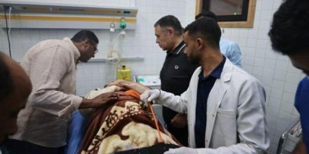 بالبلدي: محافظ
      البحر
      الأحمر
      ينتقل
      لموقع
      حادث
      حفار
      جبل
      الزيت
      ويزور
      المصابين
      للاطمئنان
      عليهم