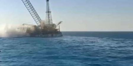 بالبلدي: تفاصيل..
      غرق
      حفار
      بترول
      بجبل
      الزيت
      ووقوع
      عدد
      من
      الضحايا
      طاقم
      الحفار