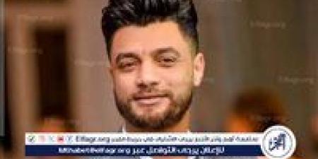 بالبلدي: عبد
      الباسط
      حمودة
      يرثي
      أحمد
      عامر:
      "محترم
      ومؤدب..
      عمره
      ما
      شرب
      سيجارة
      وكان
      بيجري
      لعياله"