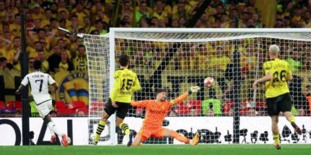 بالبلدي: «مبابي»
      يقود
      الهجوم..
      تشكيل
      ريال
      مدريد
      المتوقع
      ضد
      بوروسيا
      دورتموند
      في
      كأس
      العالم
      للأندية