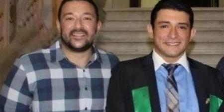 بالبلدي: عمرو
      الدجوي
      ينعى
      شقيقه
      الراحل
      بكلمات
      حزينة
      ويحيي
      ذكرى
      ميلاد
      والده
      –
      القاهرة
      تايمز