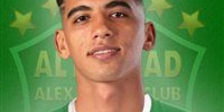 بالبلدي: الاتحاد
      السكندري
      يضم
      ظهير
      أيمن
      الزمالك على
      سبيل
      الإعارة