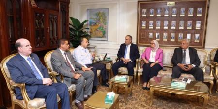 بالبلدي : رئيس
      البنك
      الزراعي
      المصري
      يلتقي
      محافظ
      أسيوط
      لبحث
      تعزيز
      التعاون
      ودعم
      التنمية
      الزراعية
      بالمحافظة