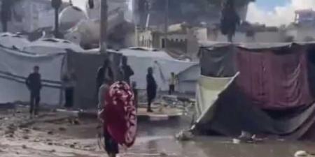 فيديو..
طفل
بغزة
يصرخ
بسبب
غرق
خيامهم
بالأمطار:
خدنا
يا
الله
وريحنا