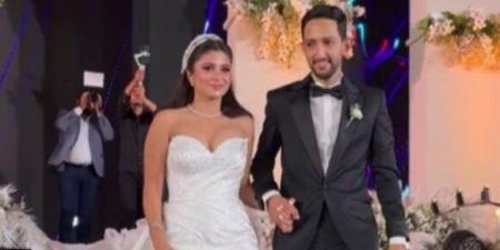 بالبلدي : حفل
زفاف
نجل
خيري
رمضان..
أبرز
اللقطات
بحضور
نجوم
الفن
والإعلام