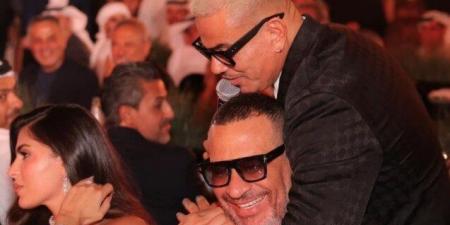 بالبلدي: «أحلى
صحاب»..
ماجد
المصري
يثير
تفاعل
جمهوره
بصورته
مع
عمرو
دياب