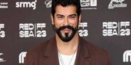 بالبلدي: بوراك
أوزجيفيت
يستعد
لعرض
مسرحي
منفرد
للمرة
الأولى..
"أجمل
فتاة
في
إسطنبول"
قريبًا
على
الخشبة