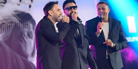 بالبلدي: بالصور..
دعابة
فريق
"واما"
مع
الجمهور
بحفل
كامل
العدد
في
القاهرة
الجديدة