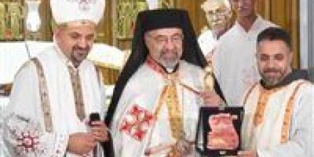 بالبلدي: بطريرك الاقباط
      الكاثوليك
      يحتفل
      بعيد
      شفيع
      كنيسة
      سان
      جورج
      بغبريال
      واليوبيلين
      الفضي
      والذهبي
      لعدد
      من
      الأسر
      والرهبان