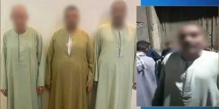 القبض
علي
3
أشخاص
ظهروا
في
مقطع
فيديو
تحدثوا
فيه
عن
”تزوير
الانتخابات”
بالمنيل