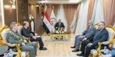 بالبلدي: وزير
الدولة
للإنتاج
الحربي
يستقبل
سفير
بلغاريا
بالقاهرة