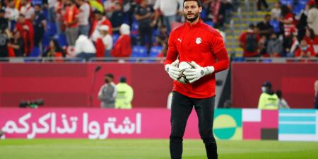بالبلدي: لقطات لما فعله الشناوي بعد استبداله في مباراة مصر والرأس الأخضر تثير جدلاً