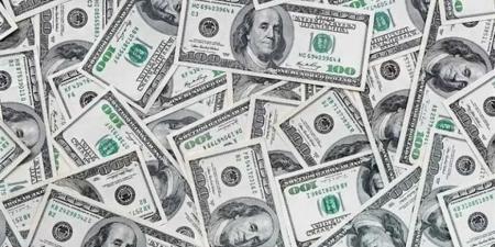 تراجع
كبير
في
سعر
الدولار
بمنتصف
التعاملات
في
البنوك..
اعرف
وصل
لكام؟