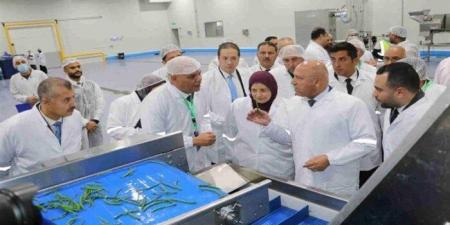 بالبلدي: كامل
الوزير
يفتتح
3
مصانع
في
مدينة
السادات
بالمنوفية