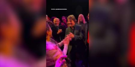 بالبلدي: تداول فيديو لتوم كروز وهو يرقص مع ممثلة قبل فوزهما بجوائز الأوسكار الفخرية