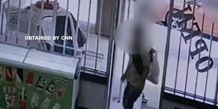 بالبلدي: رصد أشخاص يركضون نحو مغسلة ملابس أثناء وجود عملاء فيدراليين بموقف السيارات