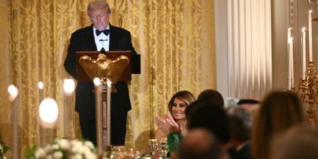 بالبلدي: ترامب يمازح ضيوف حفل العشاء الرسمي الذي أقامه لولي العهد السعودي.. ماذا قال لرونالدو؟