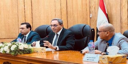 بالبلدي: محافظ
      قنا
      يلتقي
      برؤساء
      المدن
      والقرى
      استعدادًا
      لعقد
      جلسات
      التشاور
      المجتمعي
      ضمن
      إعداد
      الخطة
      الاستثمارية