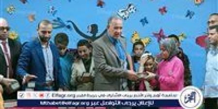 بالبلدي: تكريم
      حفظة
      القرآن
      الكريم
      بمدرسة
      صلاح
      ابودنقل
      بدرنكة
      فى
      أسيوط