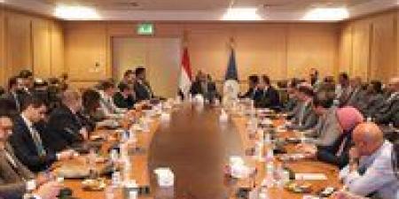 بالبلدي: شريف
      فتحي
      يتابع
      المنظومة
      الجديدة
      للحصول
      على
      التأشيرة
      السياحية
      في
      المطارات