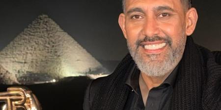 بالبلدي: بعد
      تكريمه
      في
      حفل The
      Best..
      عمرو
      مصطفى
      يوجه
      رسالة
      لـ
      "الهضبة"