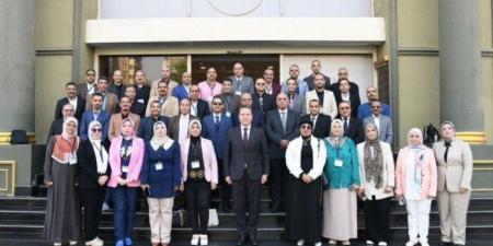 بالبلدي: وفد
      من
      جامعة
      أسيوط
      يشارك
      في
      البرنامج
      التدريبي
      لمكافحة
      الفساد
      والحوكمة
      بالأكاديمية
      الوطنية