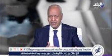 بالبلدي: بكري:
      الجيش
      المصري
      يحمل
      على
      عاتقه
      حماية
      الحدود
      من
      البحر
      إلى
      البر(فيديو)