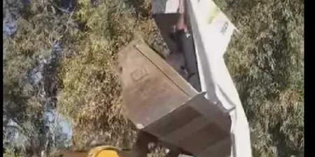 إزالة
      لافتات
      مرشحي
      الاحزاب
      والمستقلين
      من
      بوابة
      الوحدة
      المحلية
      لقرية
      طهواي