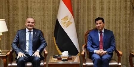 بالبلدي : وزير
الرياضة
في
اتصال
هاتفي
يهنئ
الحسيني:
أول
مصري
يتولى
رئاسة
الاتحاد
الدولي
للسلاح