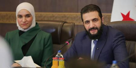 بالبلدي: "كون وحش مثل أبوك".. جملة أحمد الشرع لابن "شهيد" تشعل تفاعلا