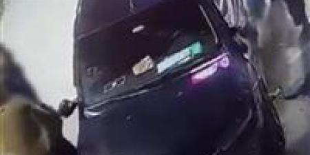 بالبلدي: خلاف
عائلي
يتحول
إلى
شائعة..
الأمن
يكشف
حقيقة
فيديو
تحطيم
سيارة
بالإسماعيلية