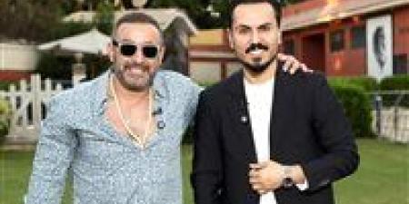 بالبلدي: أحمد
      السقا
      لنزار
      الفارس:
      الطلاق
      لا
      يقتصر
      على
      الوسط
      الفني..
      ولكننا
      تحت
      المجهر